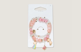 3104271 bracelet rose perlé avec charmes